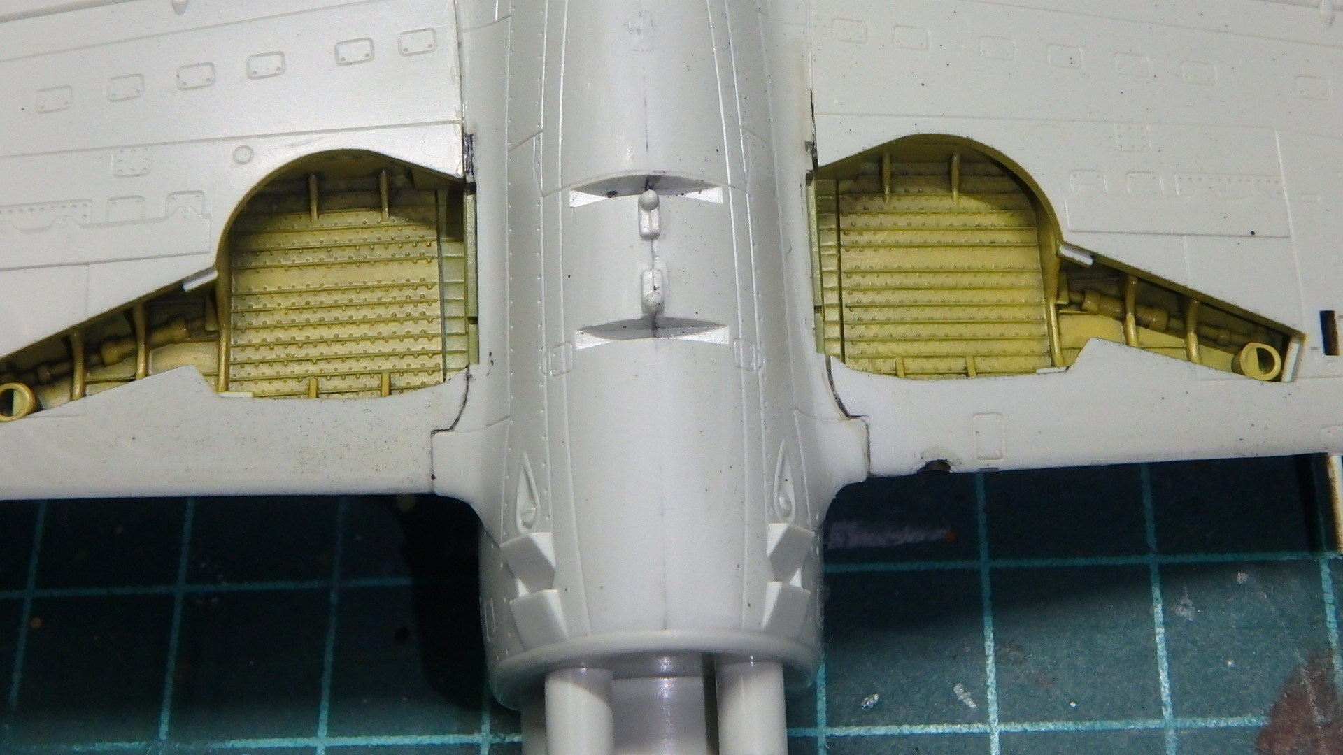 Amazon.com: Hasegawa 1:72 Scale P-47D Thunderbolt Model Kit