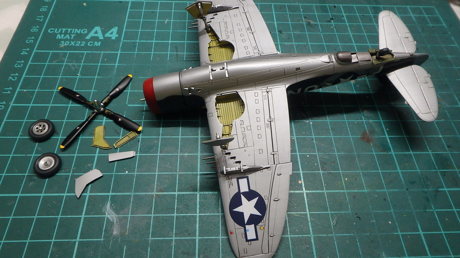 ドイツレベル1/72 P-47Mサンダーボルト制作記その５ 完成: ヒロシの