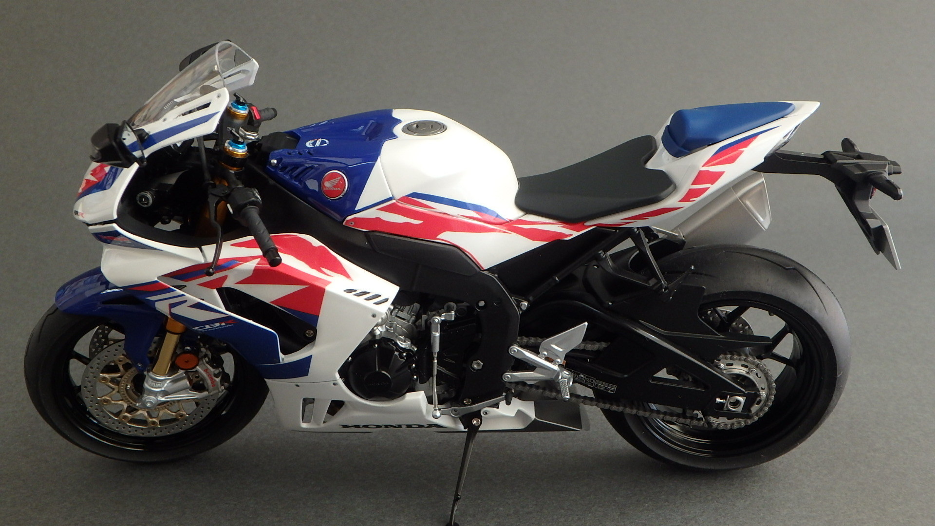 タミヤ1/12 HONDA CBR1000RR-R【30周年記念限定車】製作記＃１２完成