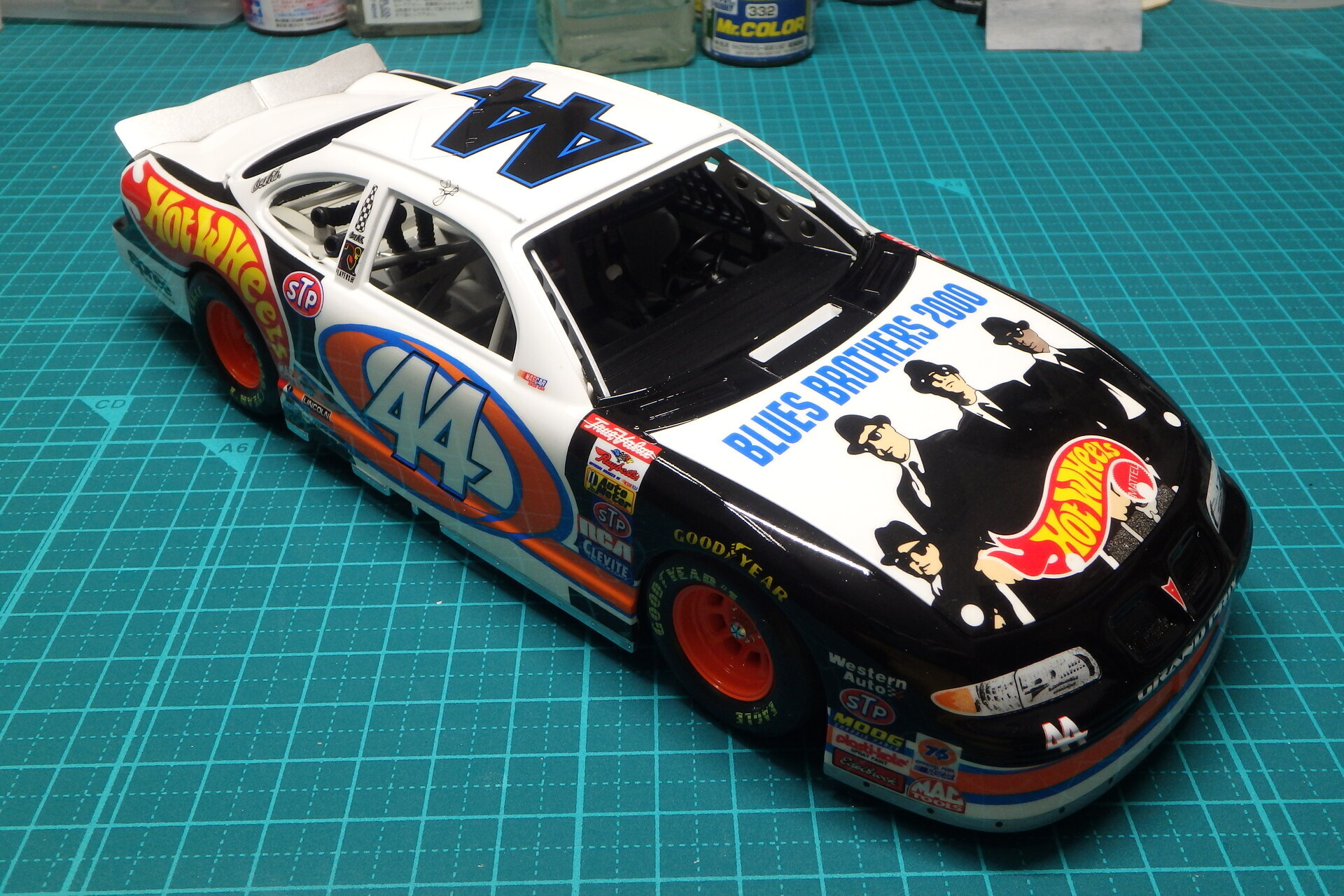 お気に入り レベル/モノグラム1/24 ナスカー ブルースブラザース2000 ミニカー
