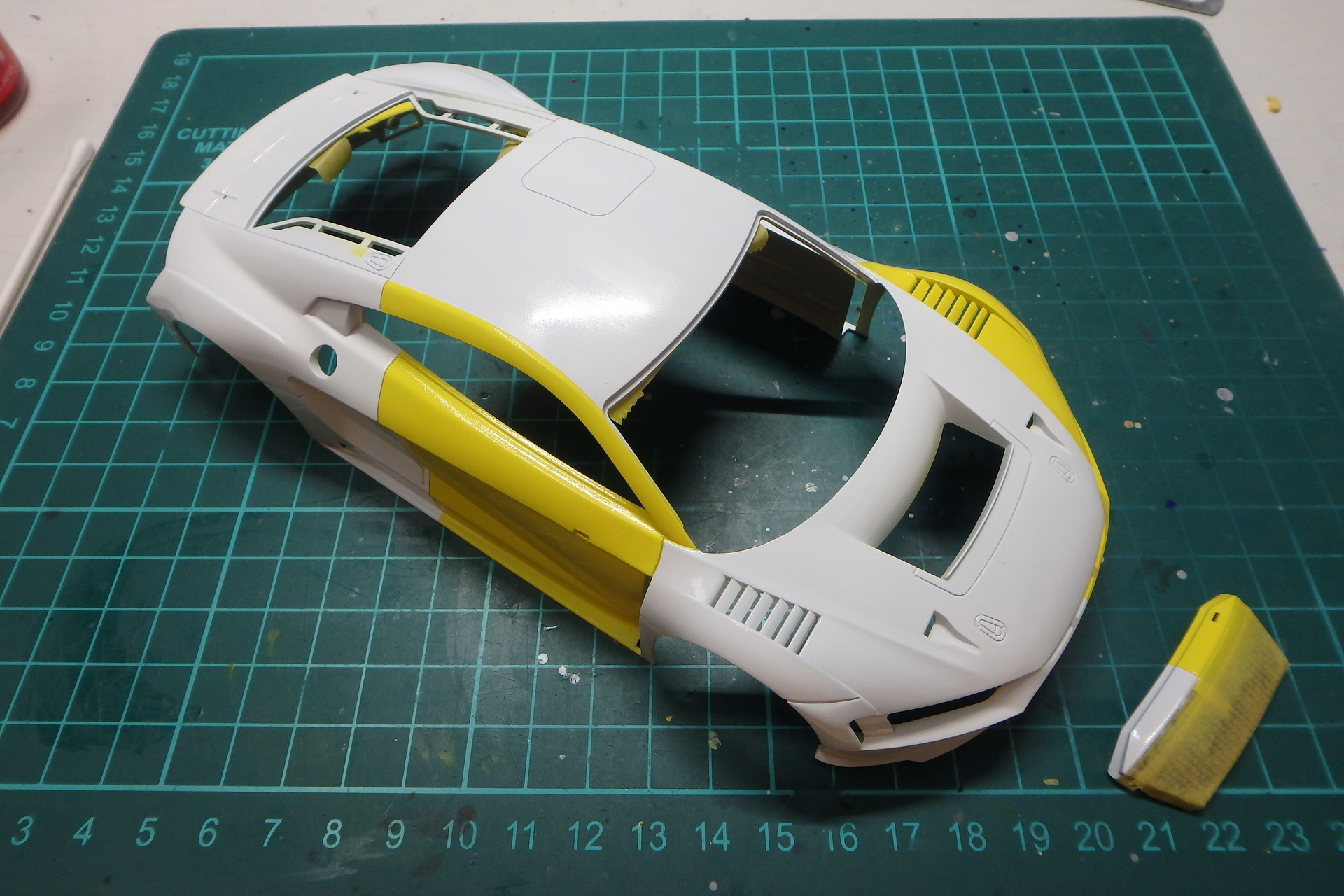 プラッツ/BEEMAX 1/24 Audi R8 LMS EVO制作記＃7: ヒロシの